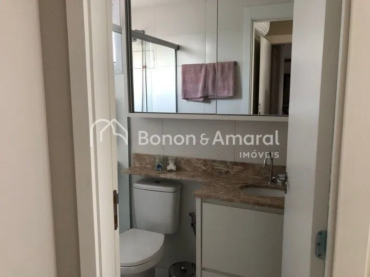 Imagem Apartamento com 3 Quartos sendo 1 suíte, 2 banheiros e 2 vagas à Venda, 75 m²