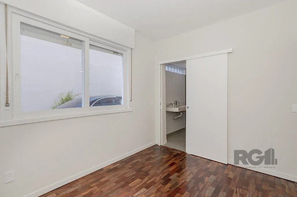 Imagem Apartamento totalmente reformado 2 dormitórios com 2 suítes, localizado no bairro Santana.