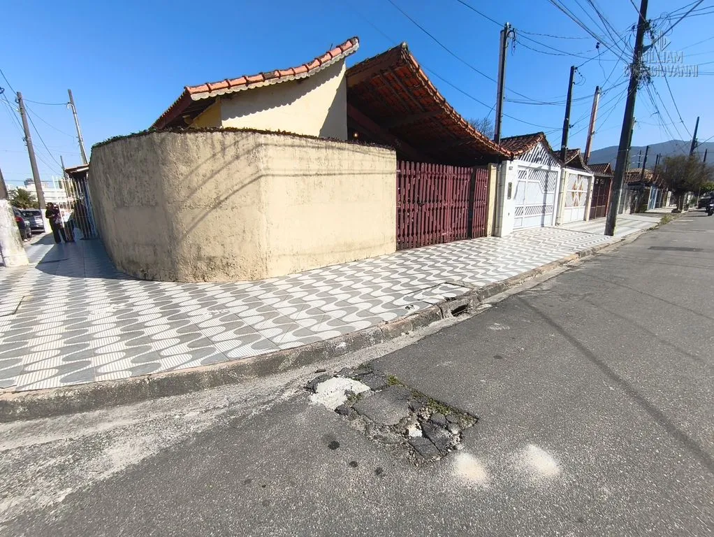 Imagem Casa Semi-Isolada no Caiçara| 2 Dormitórios| 2 Vagas|800m da Praia|R$ 430 Mil