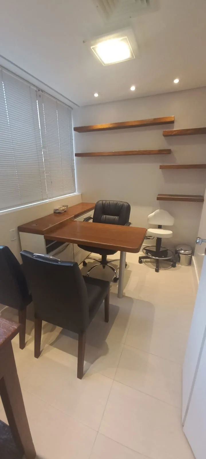Imagem Sala / Conjunto comercial a venda no bairro Moinhos de Vento em Porto Alegre
