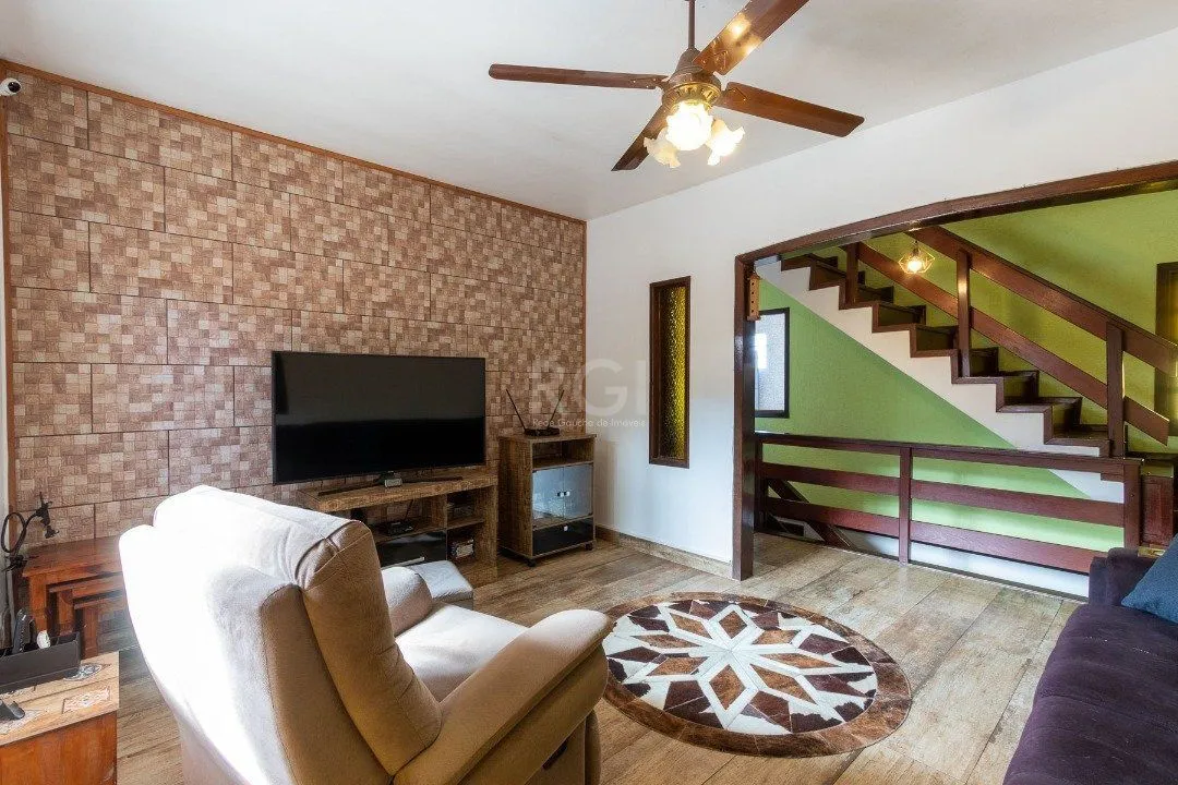Imagem Casa para Venda - 300m², 5 dormitórios, 2 vagas - Cavalhada