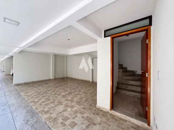 Imagem Casa alta á venda com o melhor valor de m² da região - 2 dormitórios com 2 suítes e garagem - Campo Grande, Santos/SP