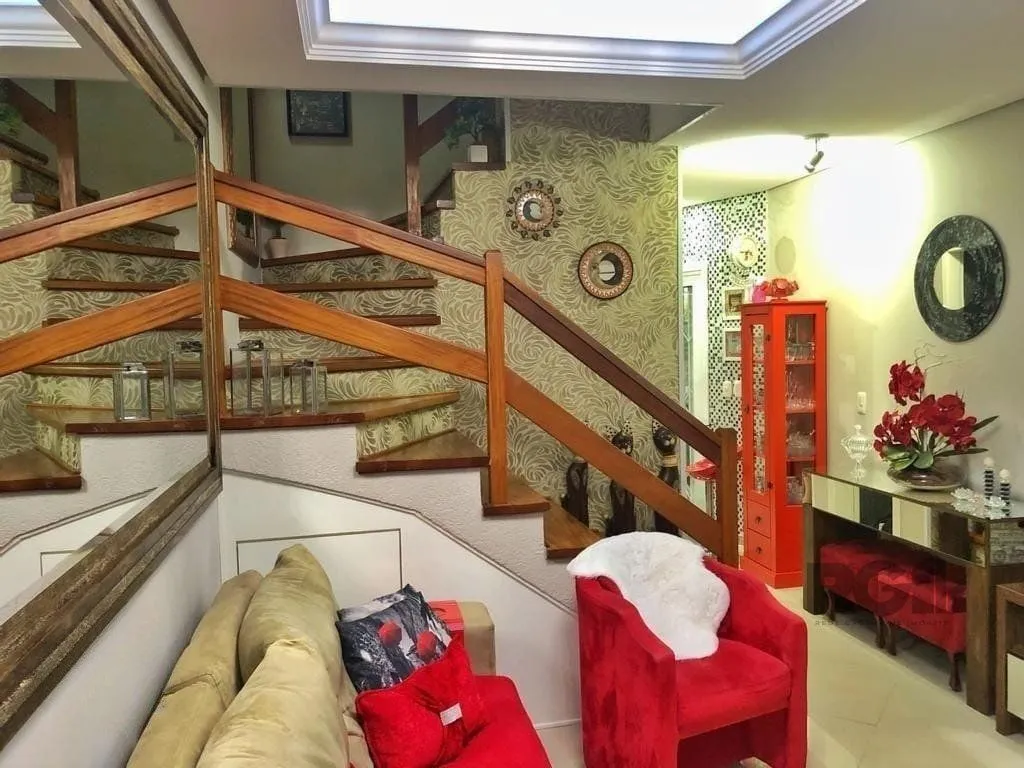 Imagem Casa em condomínio 114m² - 3 dormitórios, 1 suíte e 2 vagas no bairro Sarandi