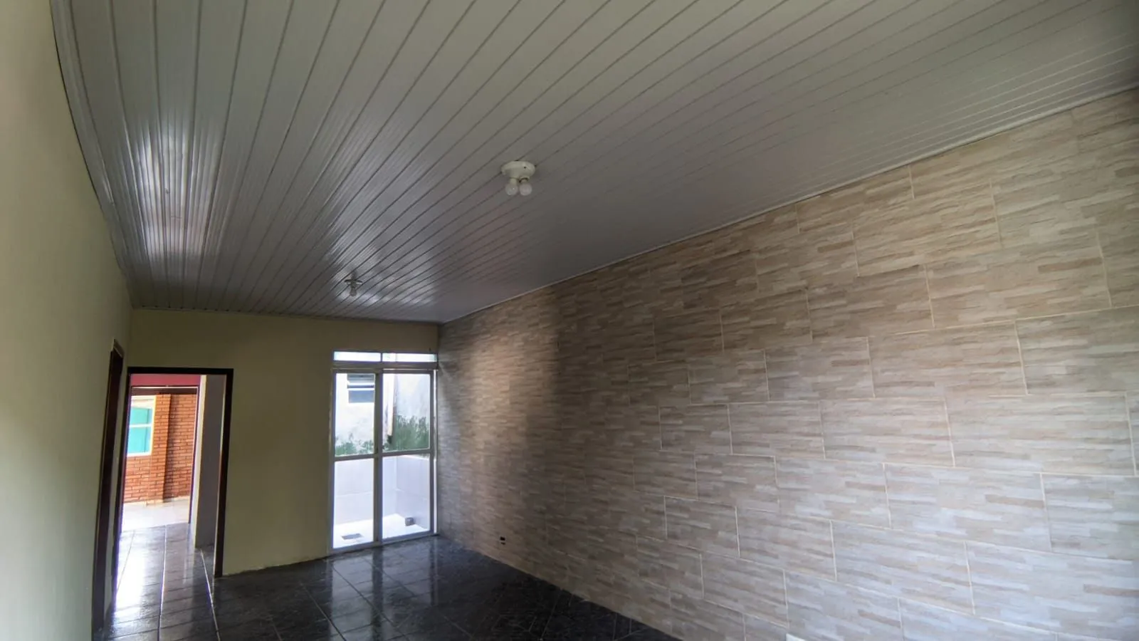 Imagem Casa com pátio, 2 dormitórios, Avenida Vinte e Um de Abril - bSarandi