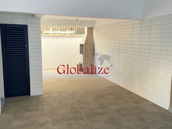 Imagem Sobrado triplex à venda com 94m², 2 suítes, piscina e vaga por R$588.905,00 em Santos