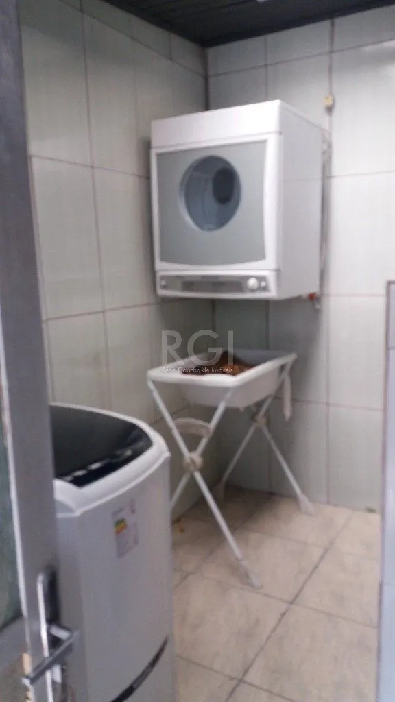 Imagem Casa para Venda - 228m², 3 dormitórios, 3 vagas - Teresópolis