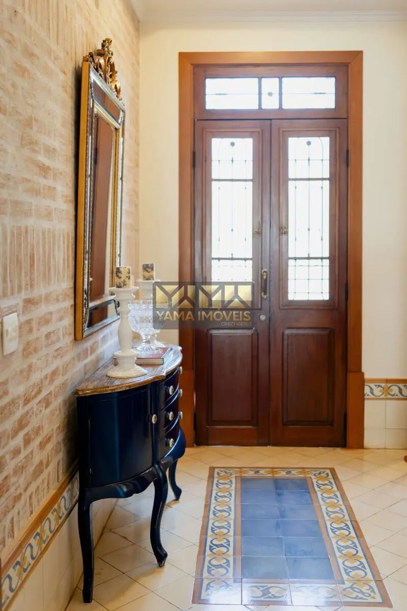 Imagem Paineiras - Casa Neoclássica | 4 Suítes, Lazer e Paisagismo Exuberante no Condomínio Paineiras