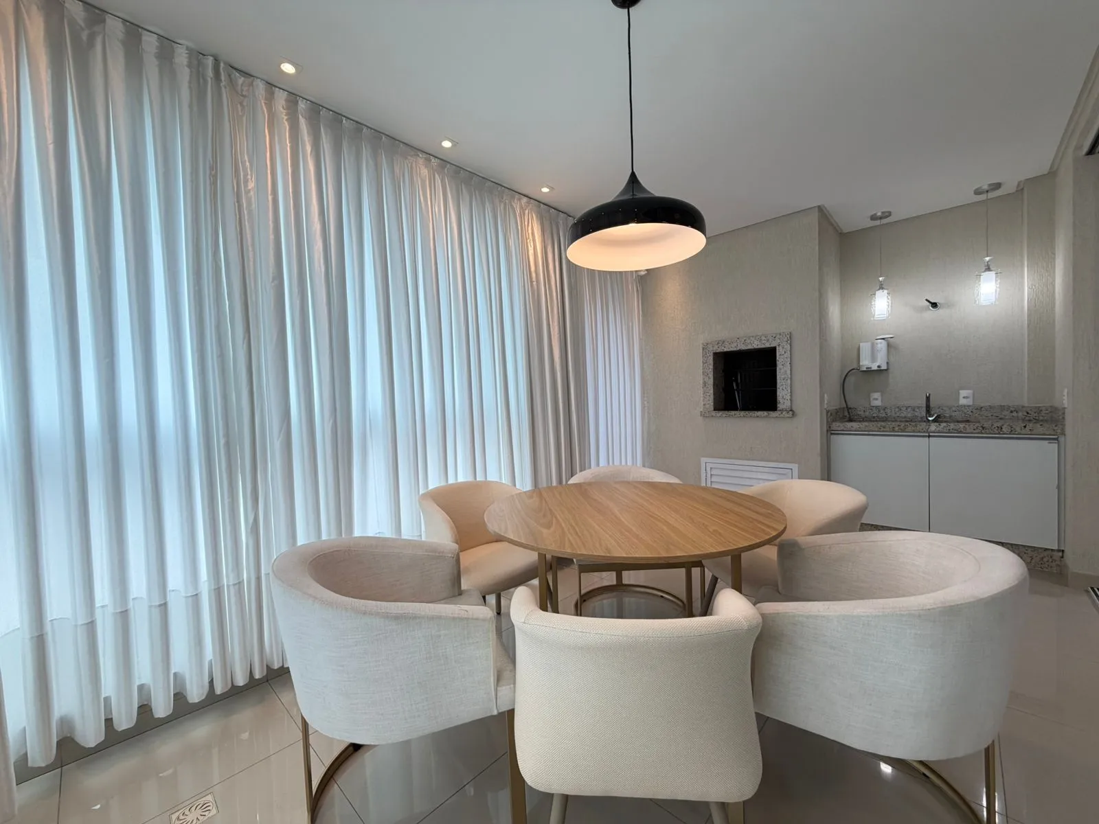 Imagem Apartamento com vista para o mar à venda com 142m2 por R$ 2.350.000,00