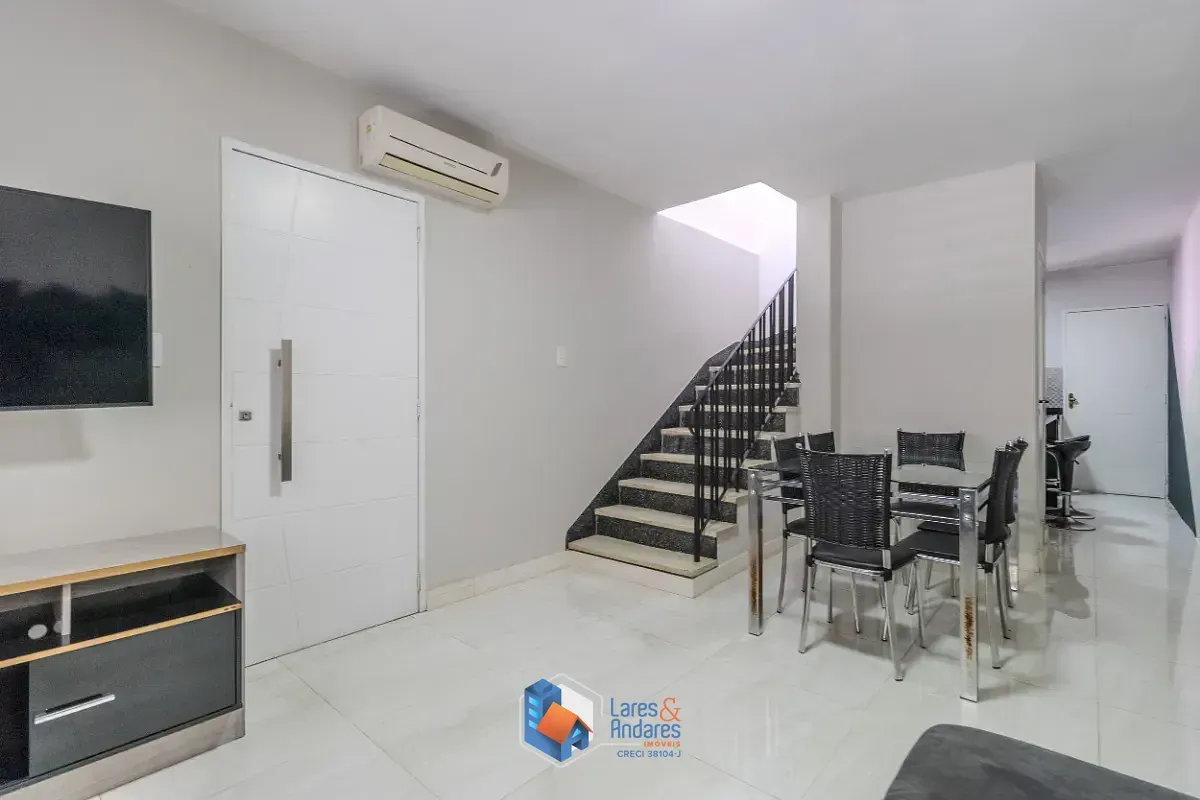 Imagem Sobrado para venda em Vila Santa Catarina com 3 quartos, sendo 1 suíte, 104m²