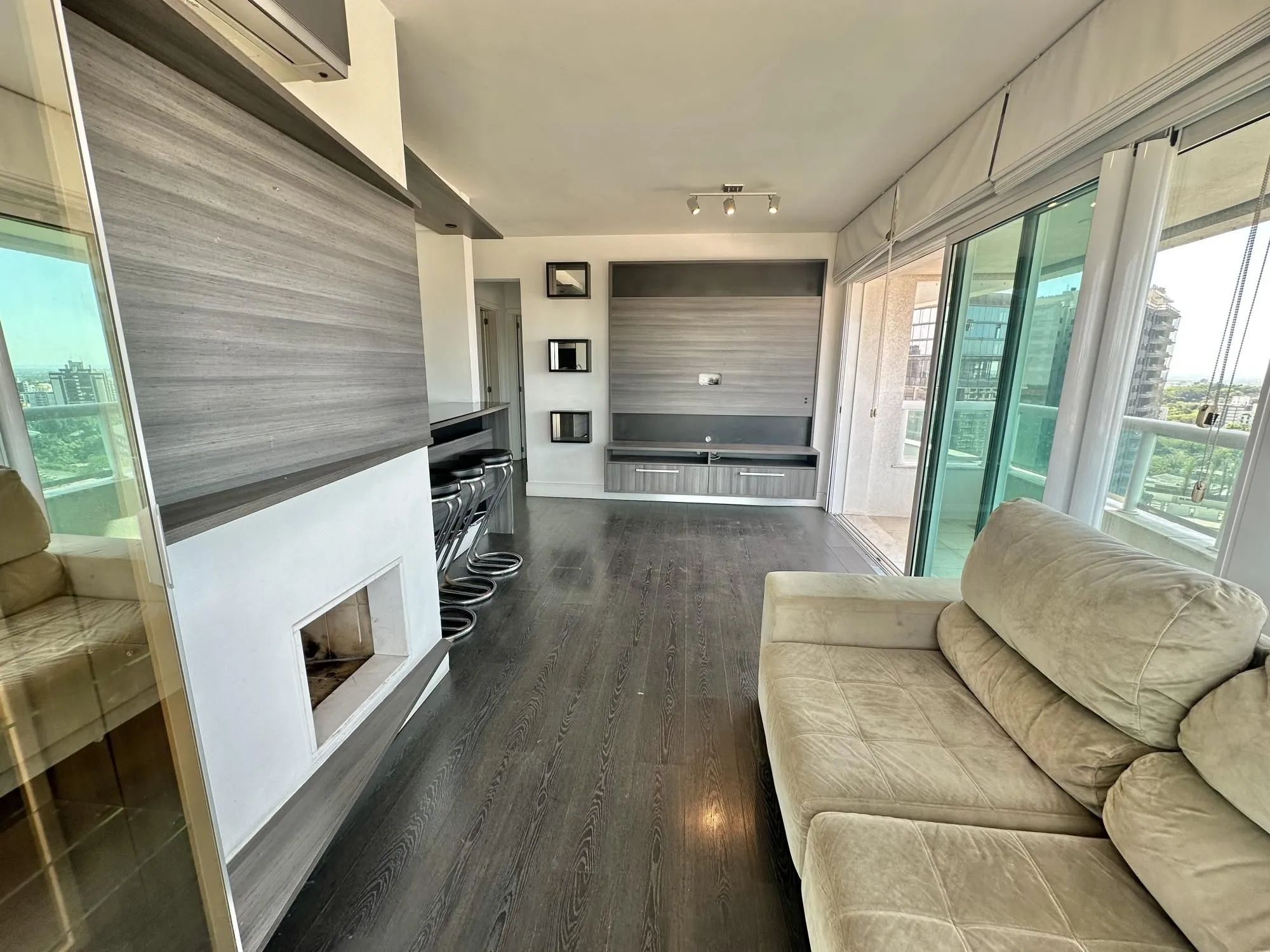 Imagem Apartamento 2 Dormitórios para comprar no Parigi Residence Bairro Três Figueiras