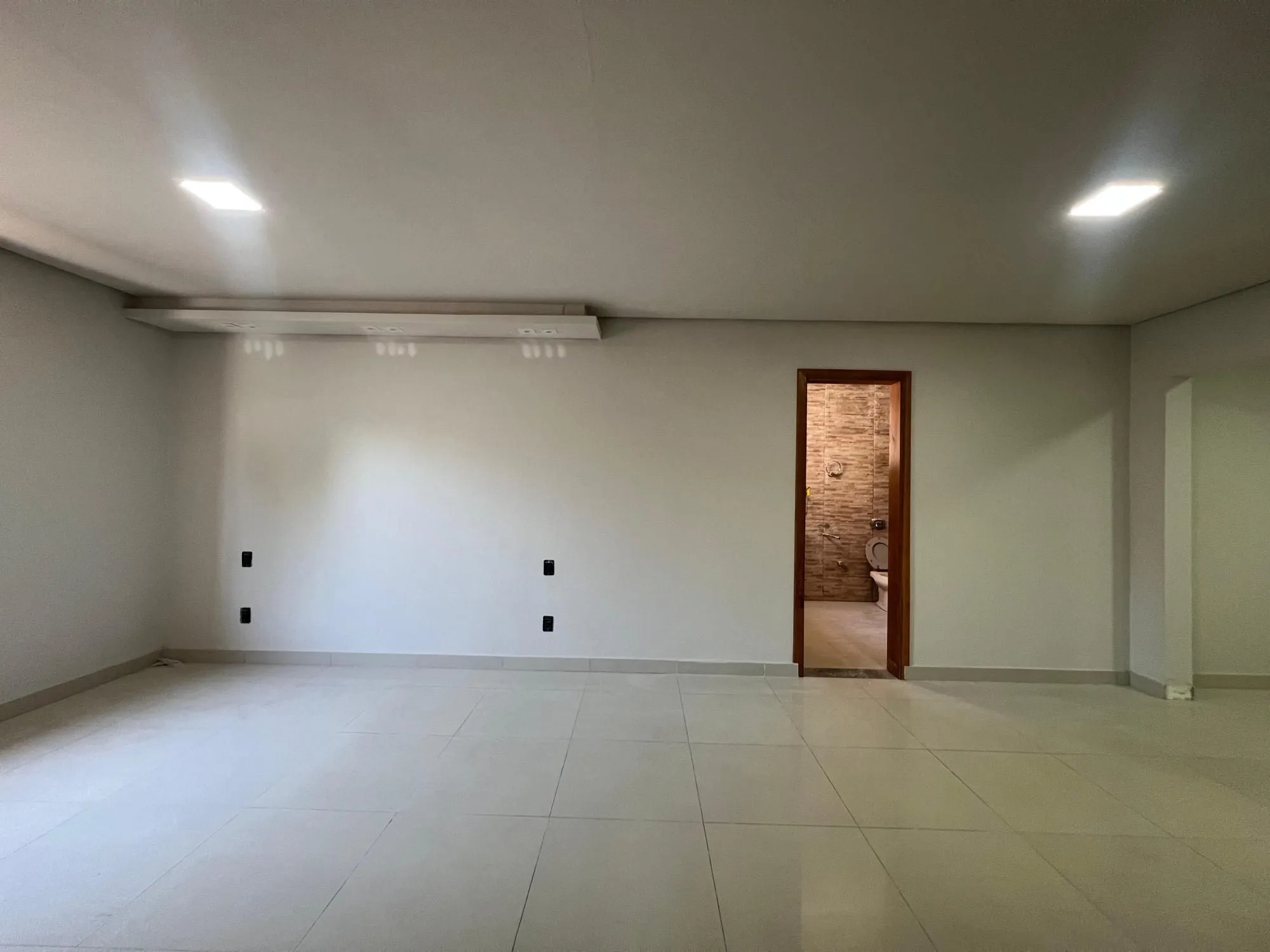 Imagem Excelente casa a venda reformada no bairro Ipanema.