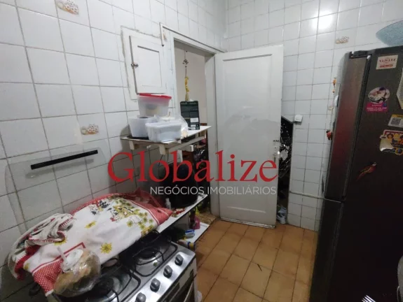Imagem Apartamento térreo de 1 dormitório com quintal privativo para reforma no bairro do Macuco em Santos (SP) por R$.270.000,00 !