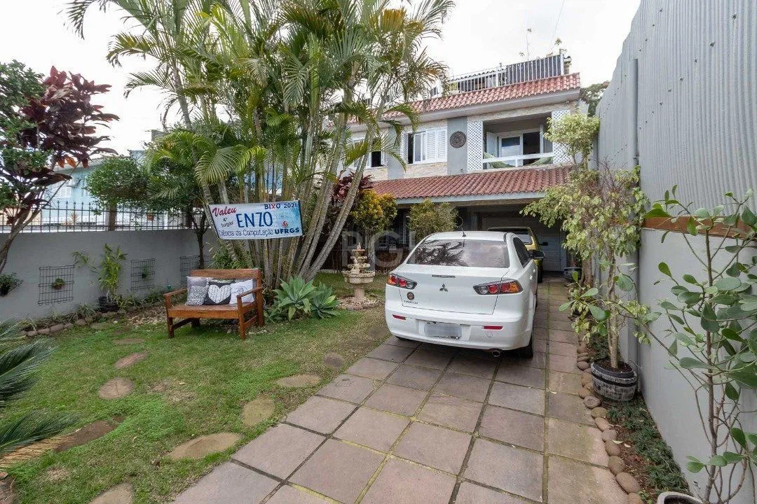 Imagem Casa para Venda com 3 dormitórios, sendo 1 suites e 4 vagas no bairro Ipanema