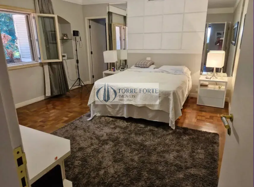 Imagem Excelente casa de alto padrão no Bairro Cidade Jardim, com 532 m², única