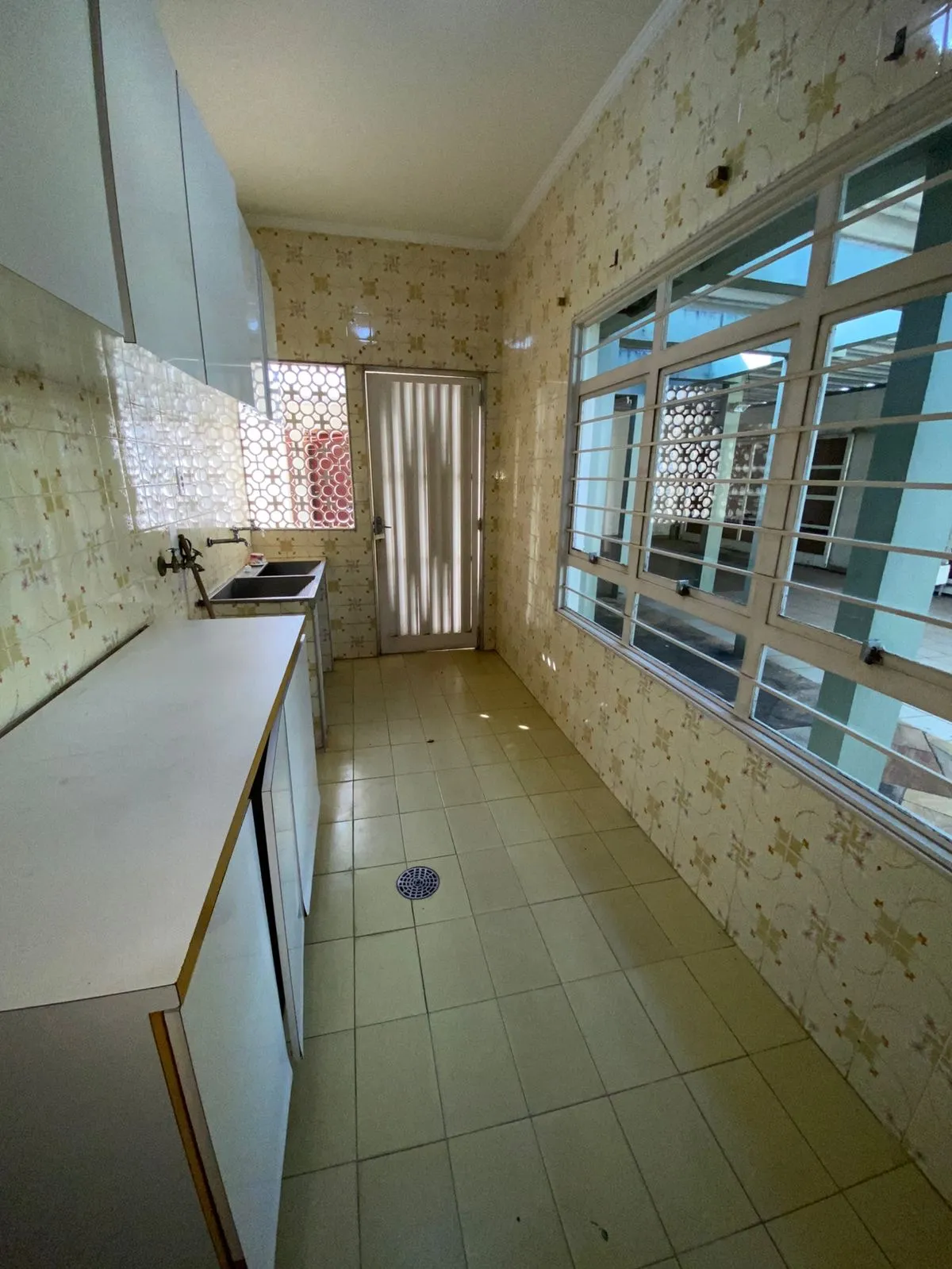 Imagem Prédio Comercial para alugar em Parque Campolim de 384.60m² com 6 Garagens