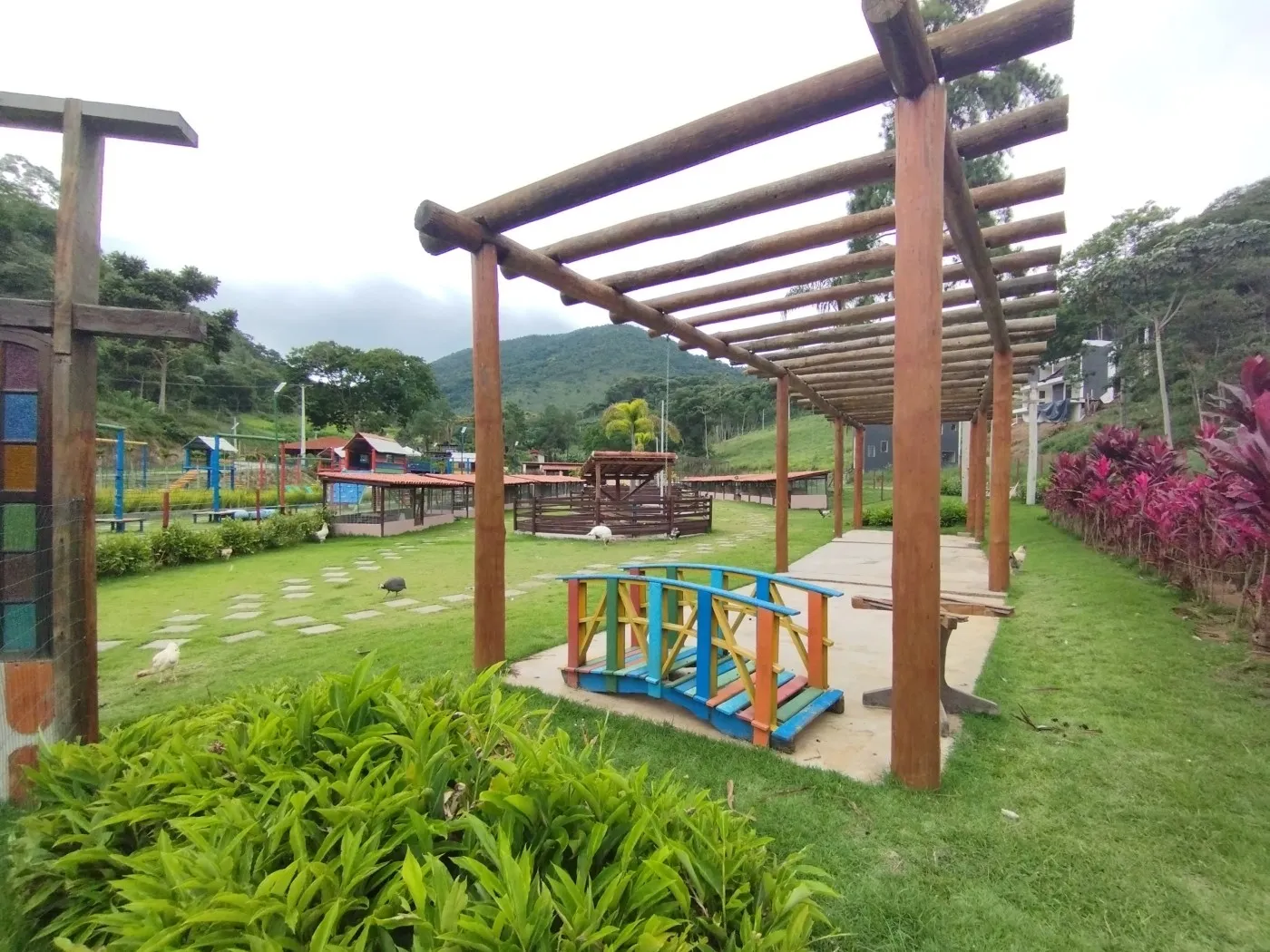 Imagem Terreno em Condomínio para Venda em Teresópolis / RJ no bairro Fazenda Alpina