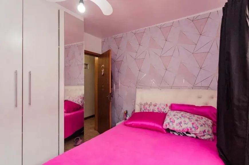 Imagem Casa térrea com 200m² privativos, 3 quartos, Rua Sylvio Sanson - Sarandi