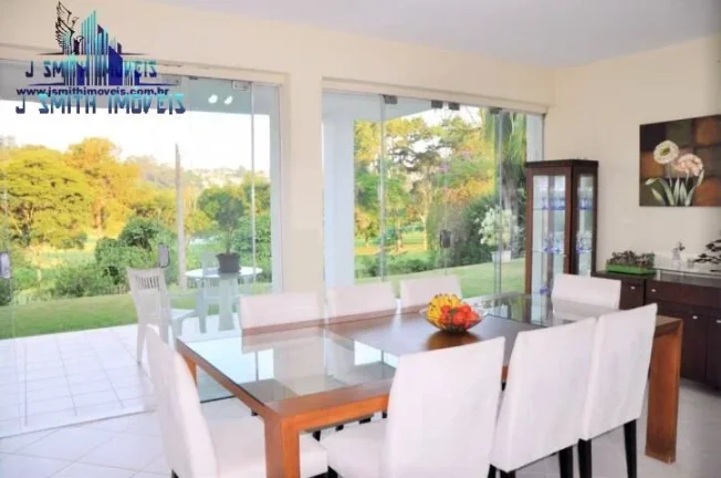 Imagem CASA DE ALTO PADRÃO NUM DOS MELHORES CONDOMÍNIOS DA REGIÃO DA GRANJA VIANA, COM CAMPO DE GOLF.

A...