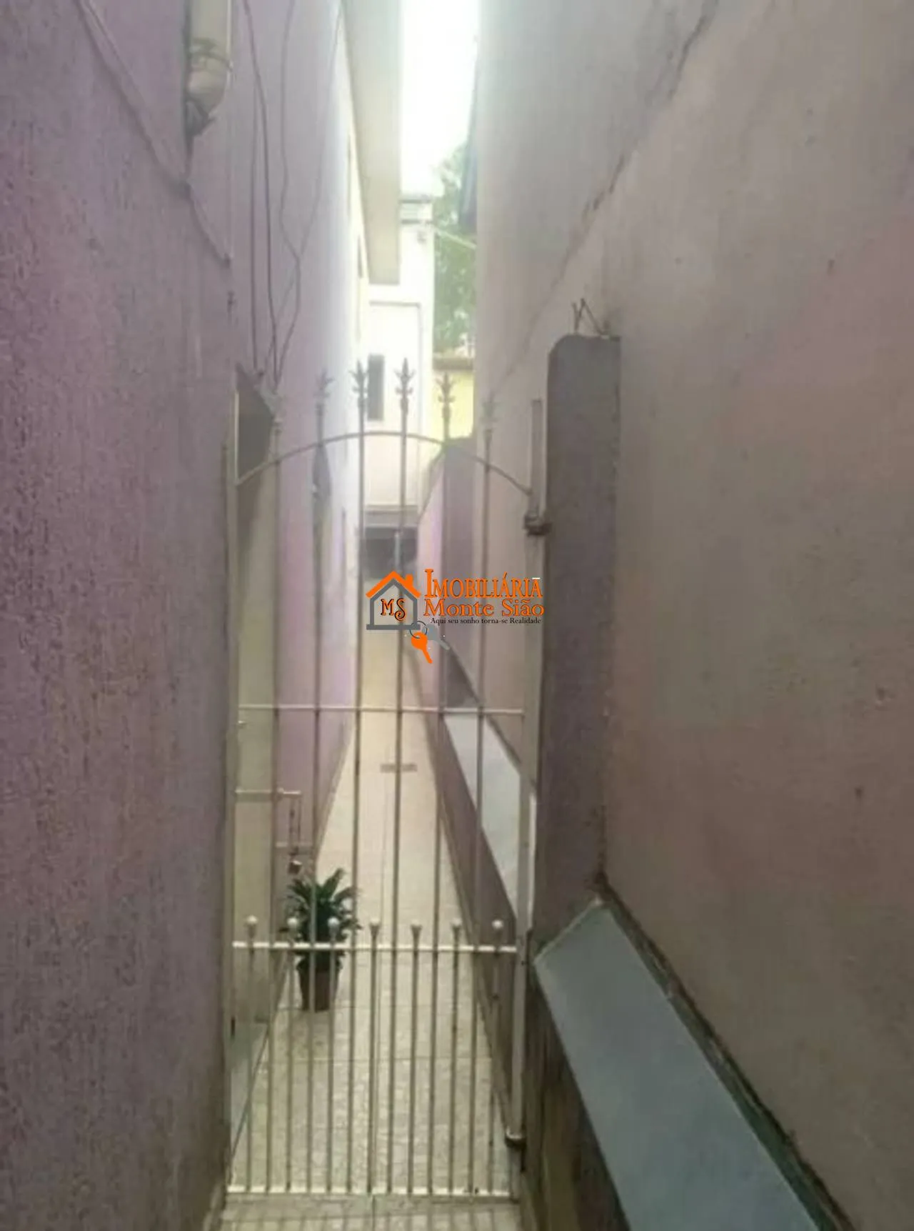 Imagem Sobrado com 5 dormitórios à venda, 250 m² por R$ 583.000,00 - Vila Carmela I - Guarulhos/SP