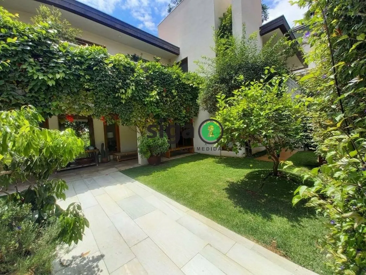 Imagem Casa em Condomínio a venda na Cidade Jardim com 4 quartos