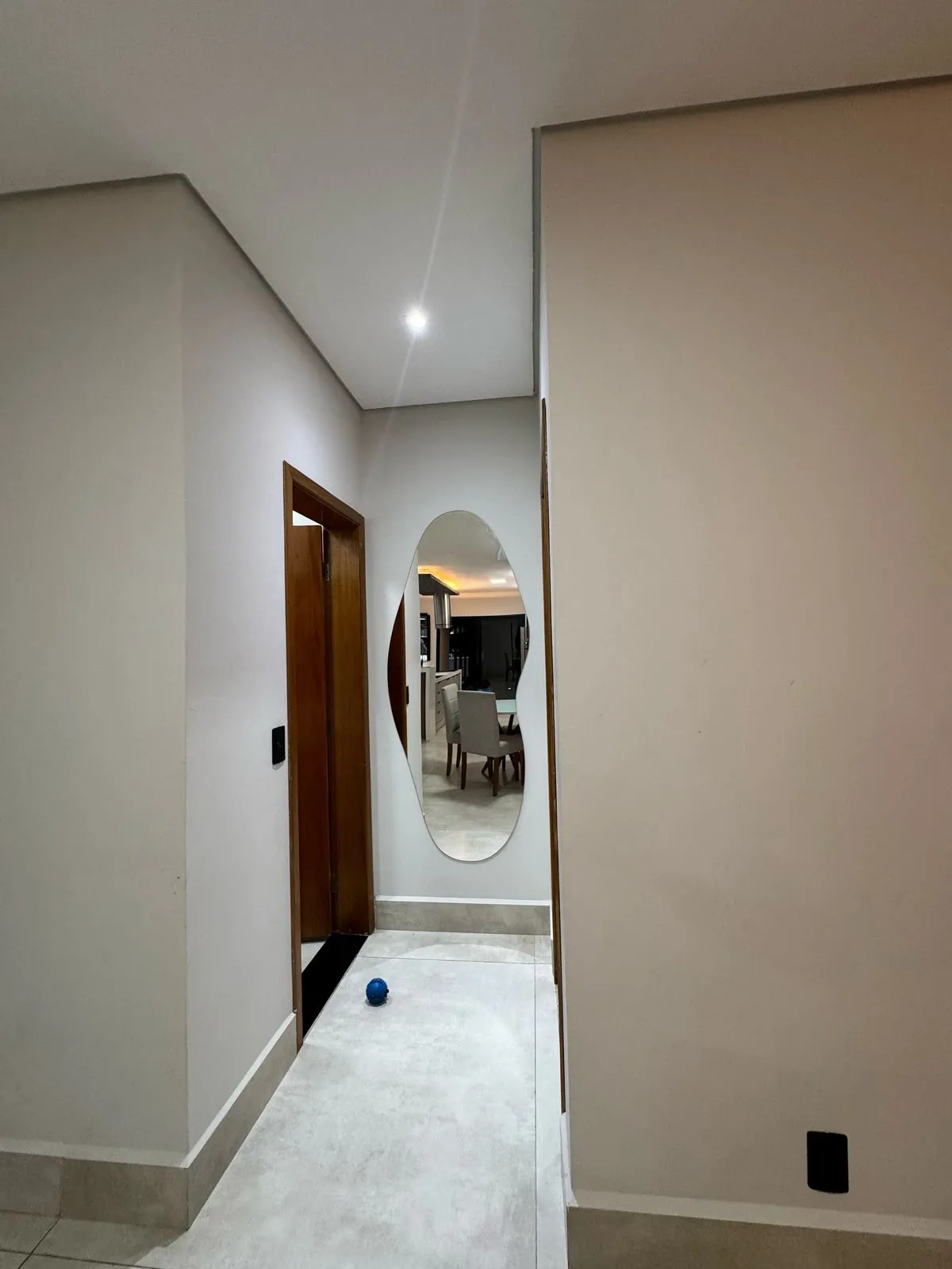 Imagem Luxuoso Sobrado de Alto Padrão no Condomínio Campos do Conde ? Totalmente Mobiliado!