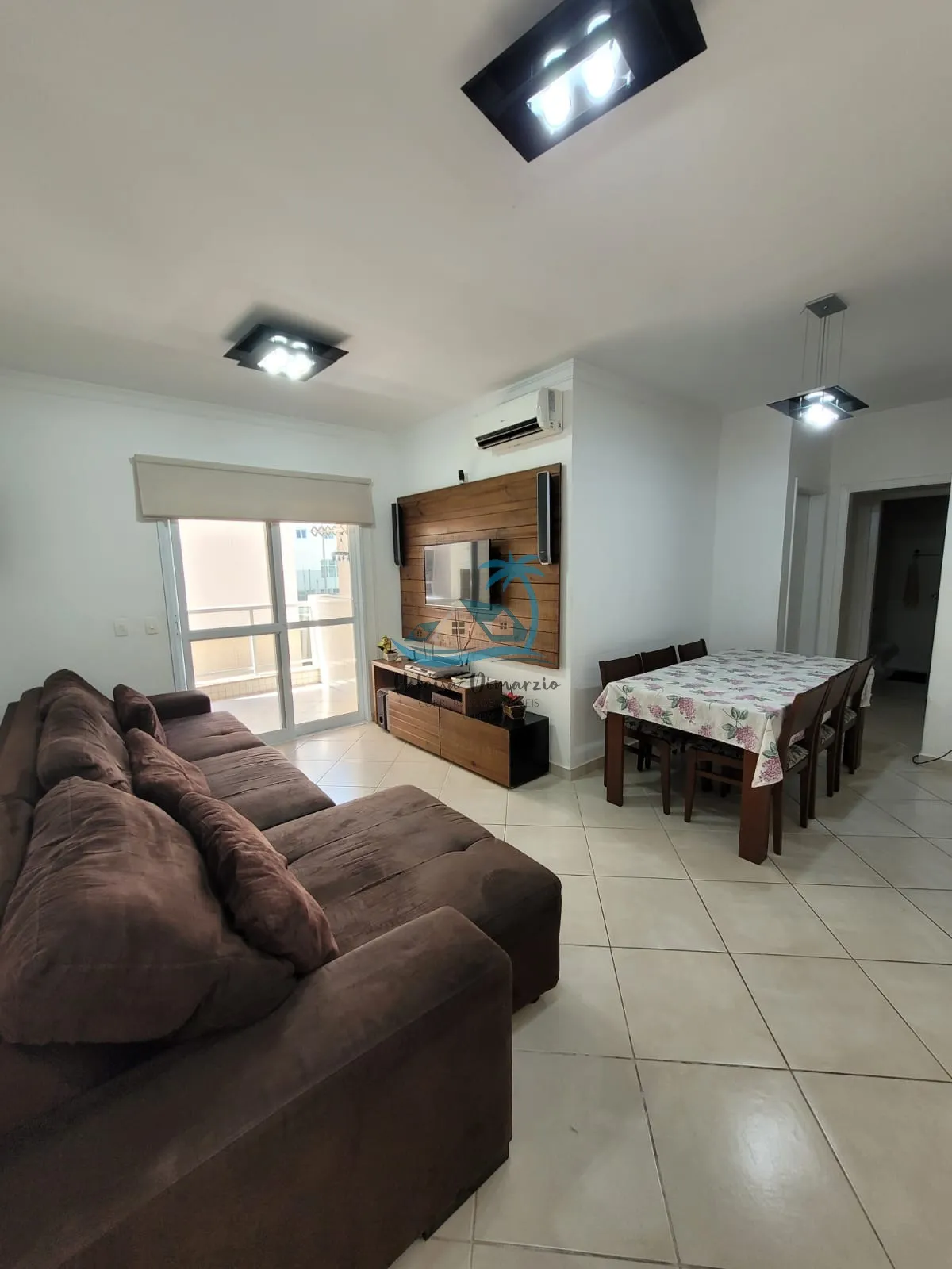 Foto do imóvel Excelente apartamento com 2 dormitórios a venda na melhor rua da Praia Grande em Ubatuba, a poucos metros do mar.