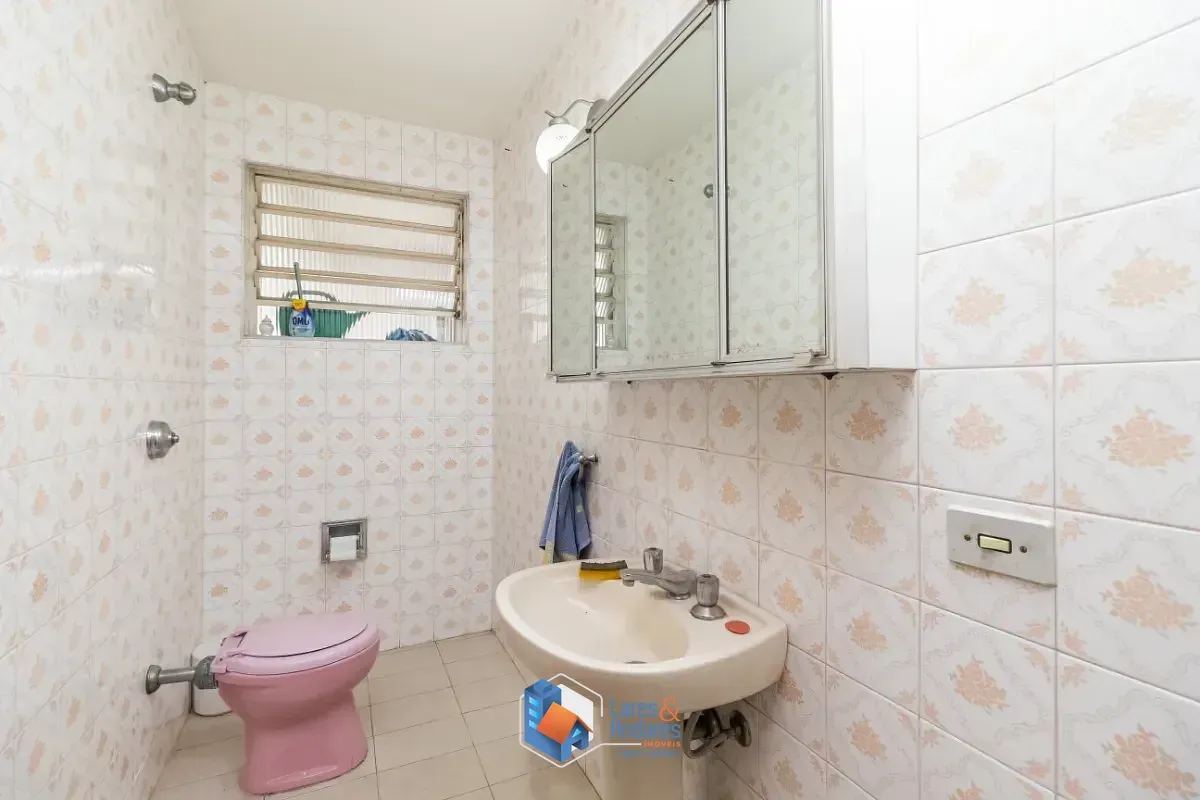 Imagem Sobrado para venda em Conjunto Residencial Jardim Canaã com 4 quartos, sendo 1 suíte, 382m²