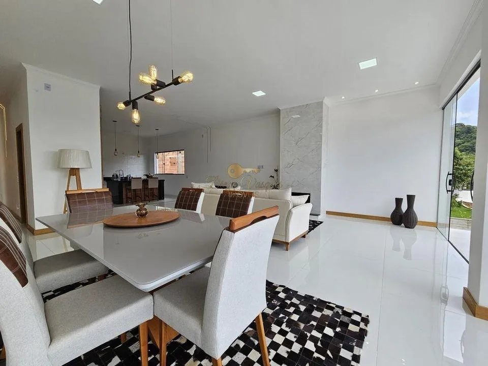 Imagem Casa em Condomínio para Venda em Teresópolis / RJ no bairro Barra do Imbuí