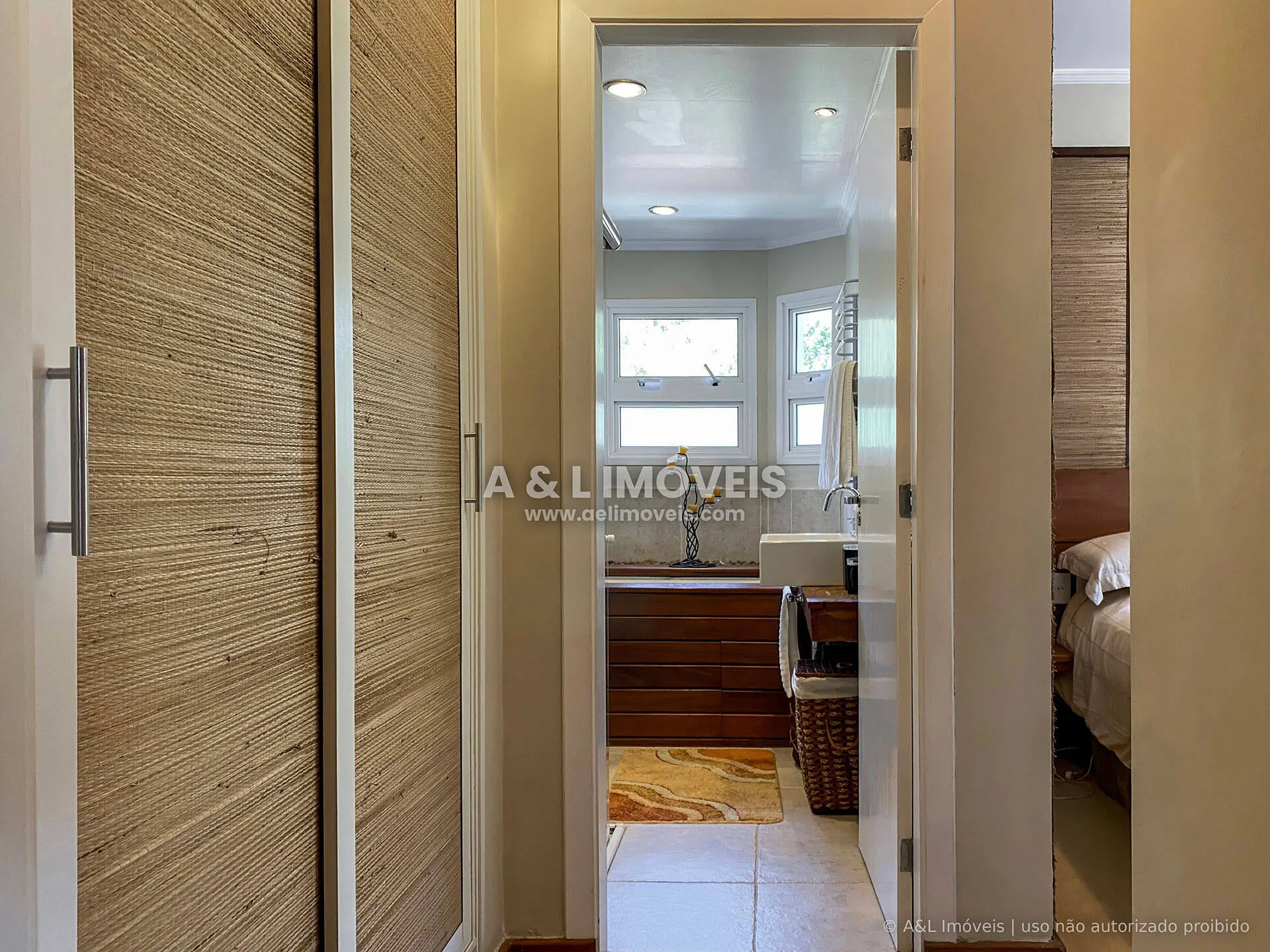 Imagem Cobertura Triplex Capivari | 230 m², 4 Suítes, Spa e Sauna Privativa