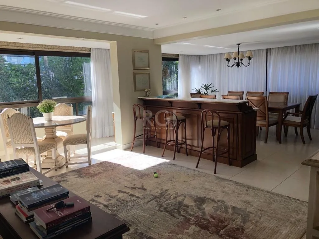 Imagem Apartamento para Venda - 229.05m², 3 dormitórios, sendo 3 suites, 4 vagas - Bela Vista