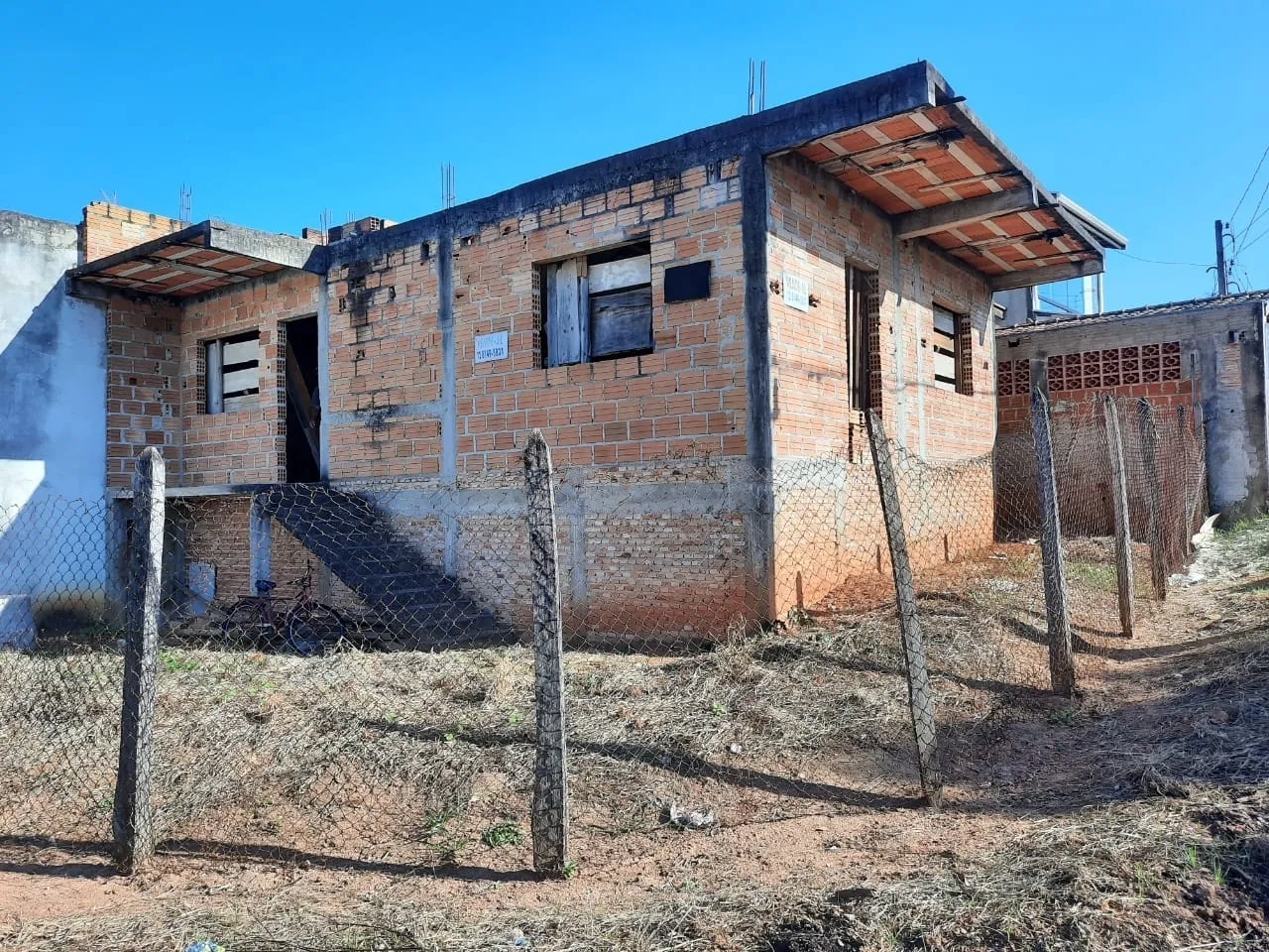 Foto do imóvel Casa à venda 3 Quartos, 1 Suite, 2 Vagas, 65M², Residencial Mombaça, Pindamonhangaba - SP