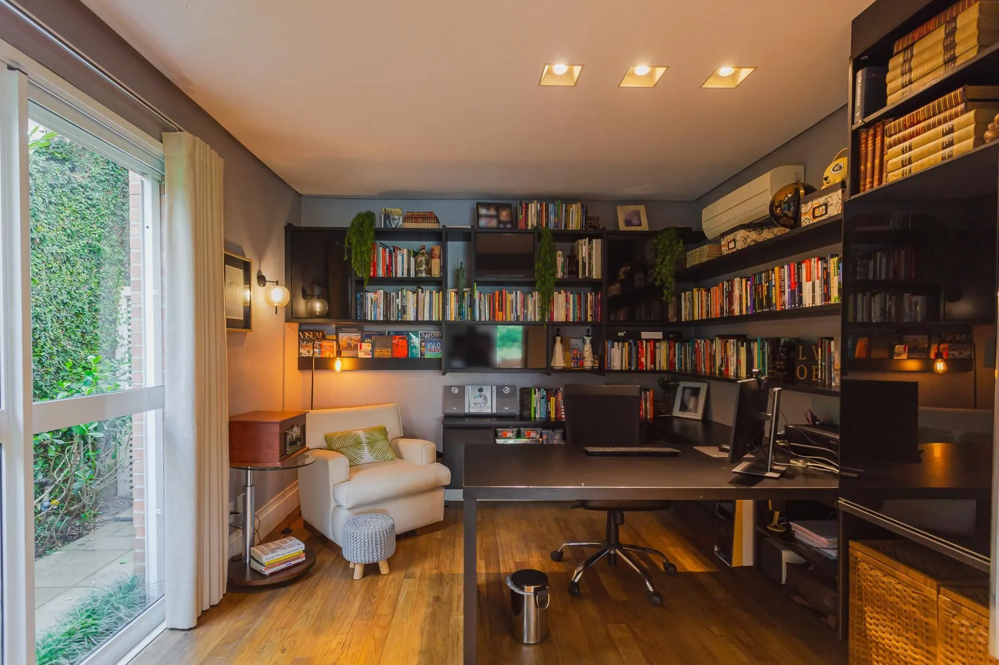 Imagem CONDOMINIO ATMOSFERA - CASA MOBILIADA DE 4 SUÍTES COM 4 VAGAS
