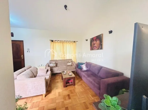 Imagem Casa à venda no bairro Taquaral, em Campinas/SP, localizada a apenas duas quadras da Lagoa do Taqua...