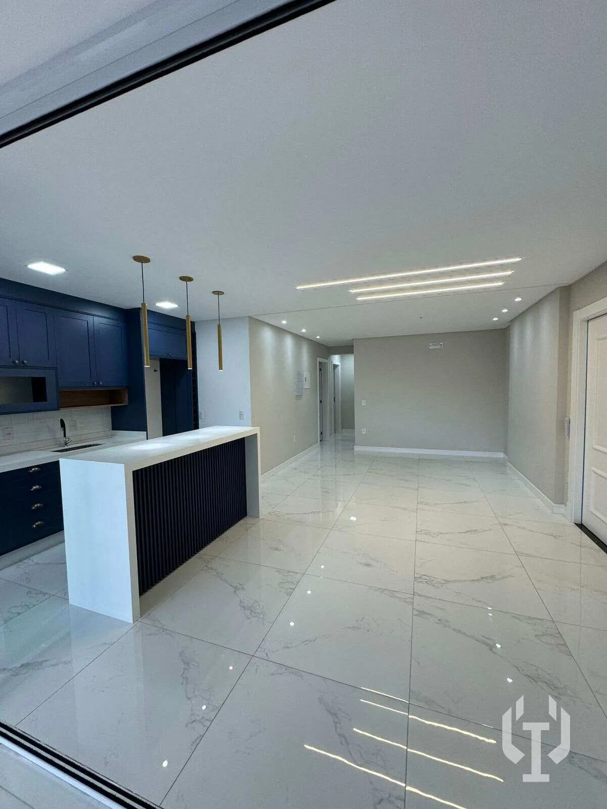 Imagem Amplo apto pronto em 100x direto com a construtora, semi mobiliado com 3 suítes e lazer completo
