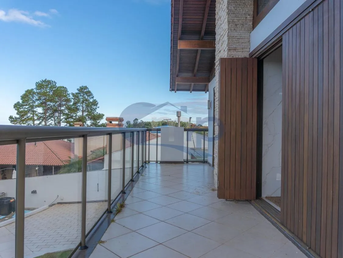 Imagem Casa de Alto Padrao com 4 Dormitorios, Piscina Aquecida e Espaço Gourmet no Centenario, em Torres/RS