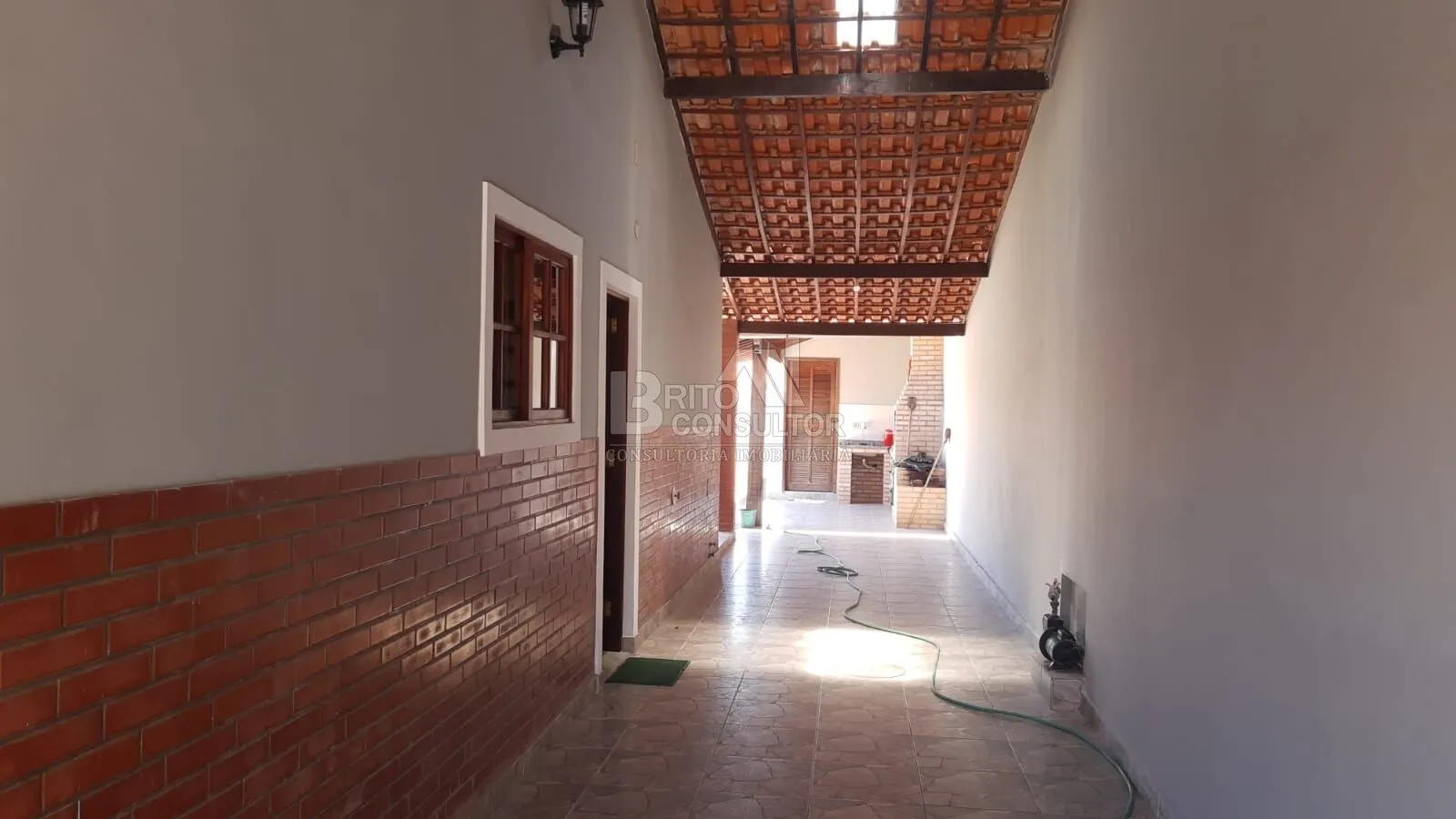 Imagem Casa Linear com 3 Quartos, Suite, Piscina, Terreno 480 m², em Praia de Itaipuaçu (Itaipuaçu), Maricá/RJ