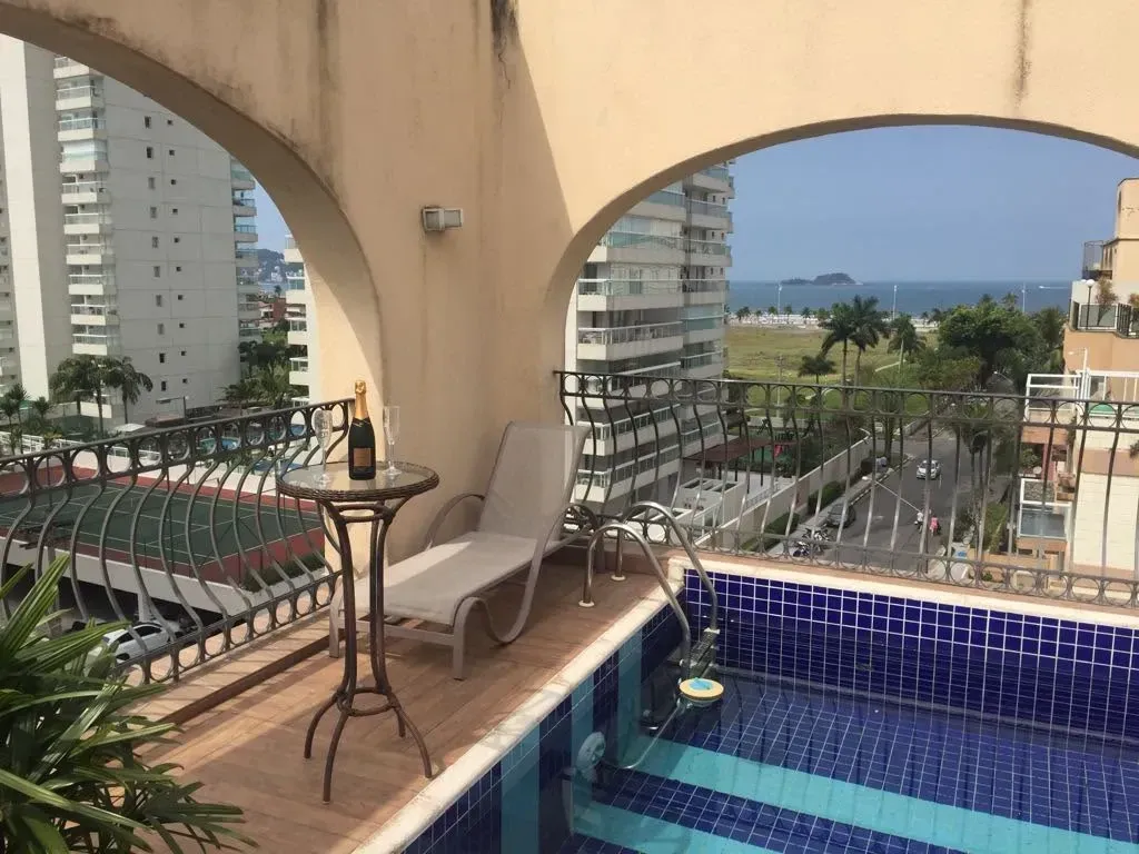 Imagem Cobertura com 3 Quartos à Venda, 230 m² em Enseada - Guarujá