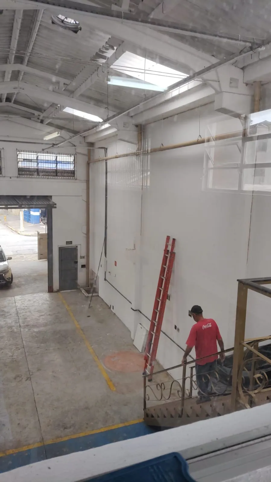 Imagem Galpão Comercial de 337 m² com Mezanino e Escritório na Vila Nova