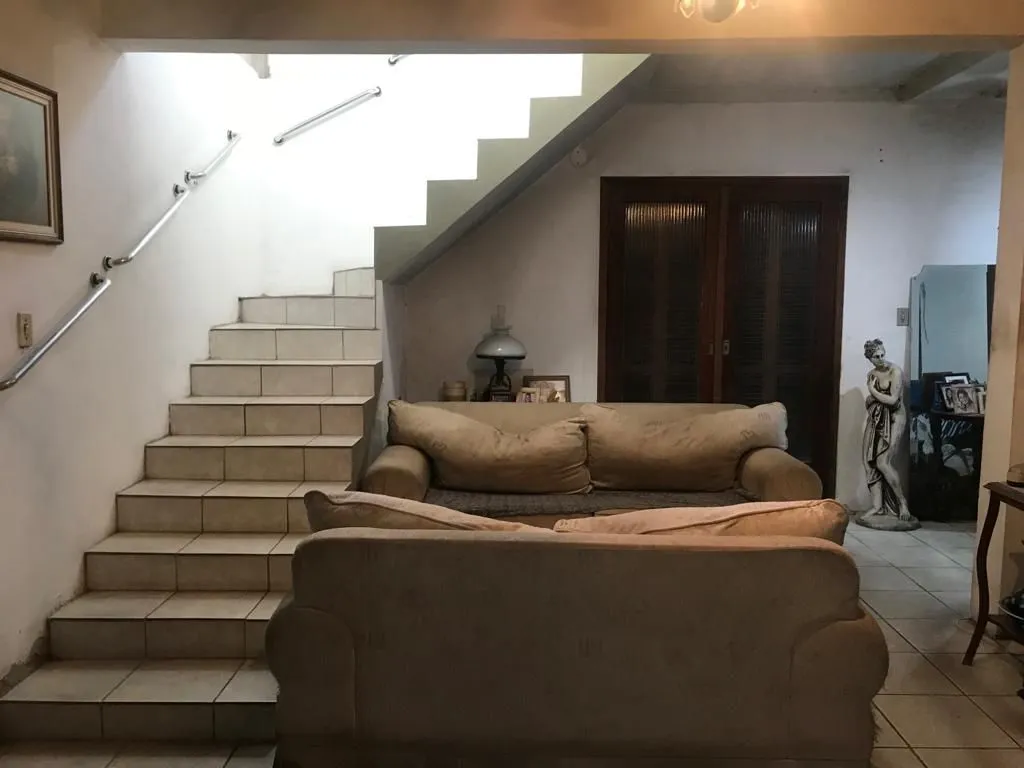 Imagem Casa no bairro Vila Nova - 4 dormitórios