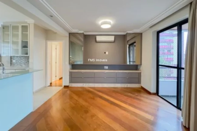 Imagem Apartamento à venda ou locação na Vila Mariana com 3 quartos sendo 1 suíte, 2 banheiros, 3 vagas, 116m²