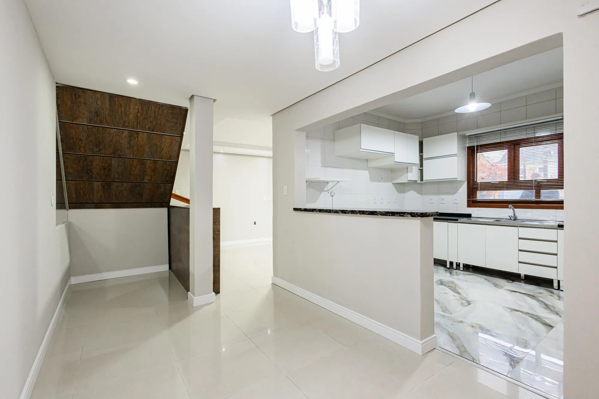 Imagem Casa 4 quartos/suite/banheira/piscina/Canoas