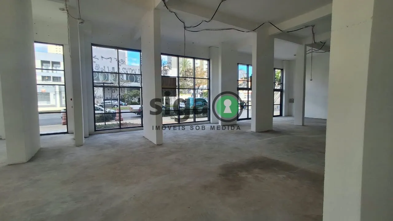 Imagem Loja de esquina com 500 m² para locação no Brooklin | Pé-direito duplo e porte-cochère