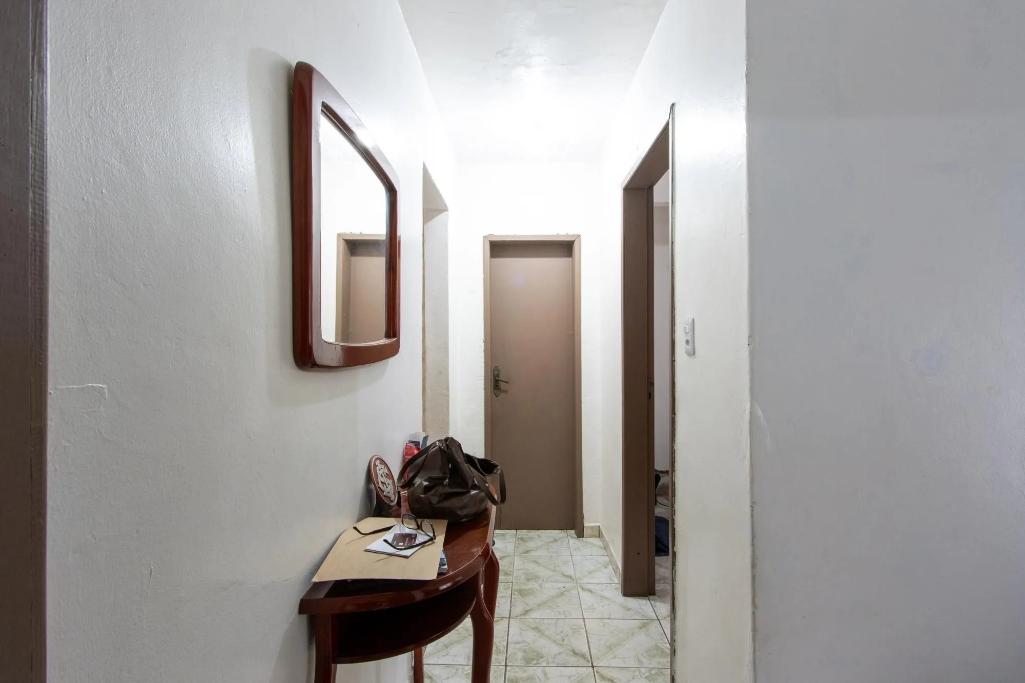 Imagem Casa ampla de 2 pavimentos com 4 dormitórios, 1 suite e 4 vagas no bairro Santa Tereza!