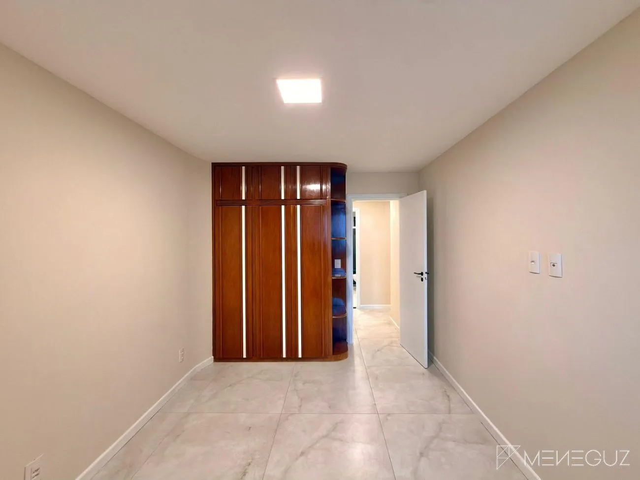 Imagem Apartamento à venda na Praia do Morro, Guarapari - 3 quartos, 2 suítes, DCE, frente mar, mobiliado