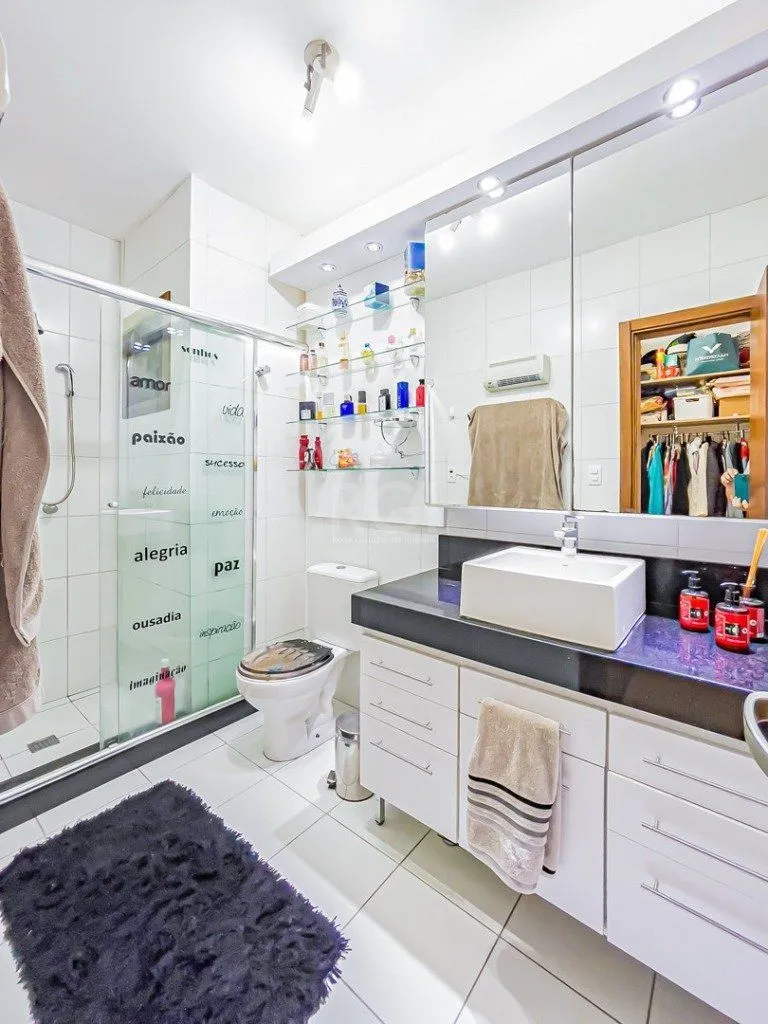 Imagem Casa Condominio para Venda - 241.06m², 4 dormitórios, sendo 2 suites, 2 vagas - Agronomia