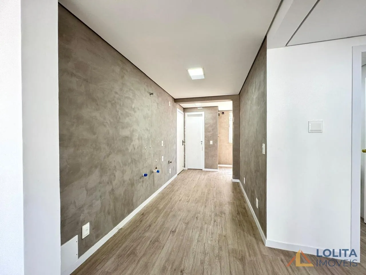 Imagem APARTAMENTO À VENDA NO CENTRO, PRÓXIMO À BEIRA MAR NORTE - FLORIANÓPOLIS/SC