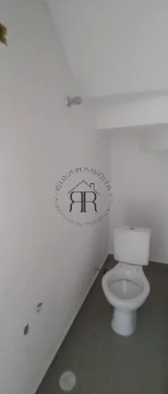 Imagem Sobre o imóvel
Sobrado à venda com 3 quartos, 1 suite, 2 vagas e 2 banheiros.
Localizado em Rua He...