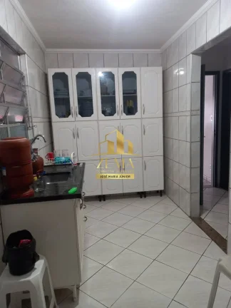 Imagem Casa com 215 m2 constr, 03 dorms, piscina, churrasqueira, sobrado edícula
