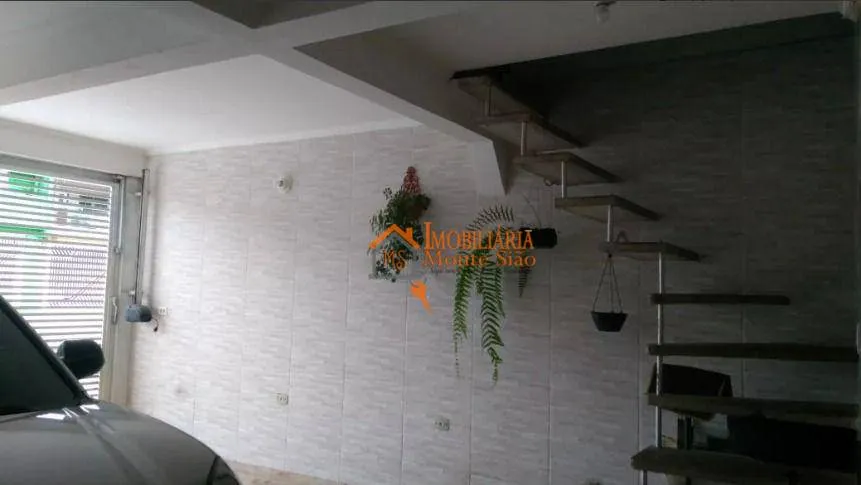 Imagem Sobrado com 3 dormitórios à venda, 200 m² por R$ 954.000,00 - Cidade Soberana - Guarulhos/SP