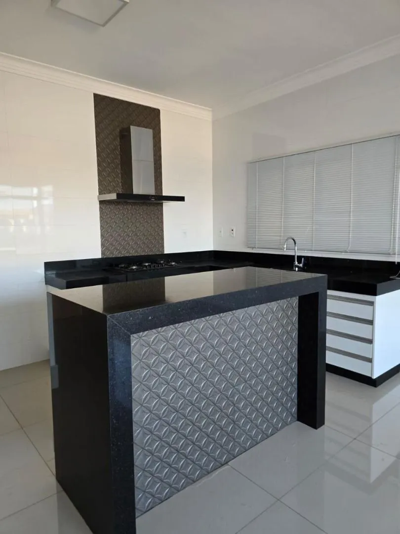 Imagem Apartamento com 3 dormitórios à venda, 145 m² por R$ 630.000,00 - Jardim Califórnia - Patos de Minas/MG